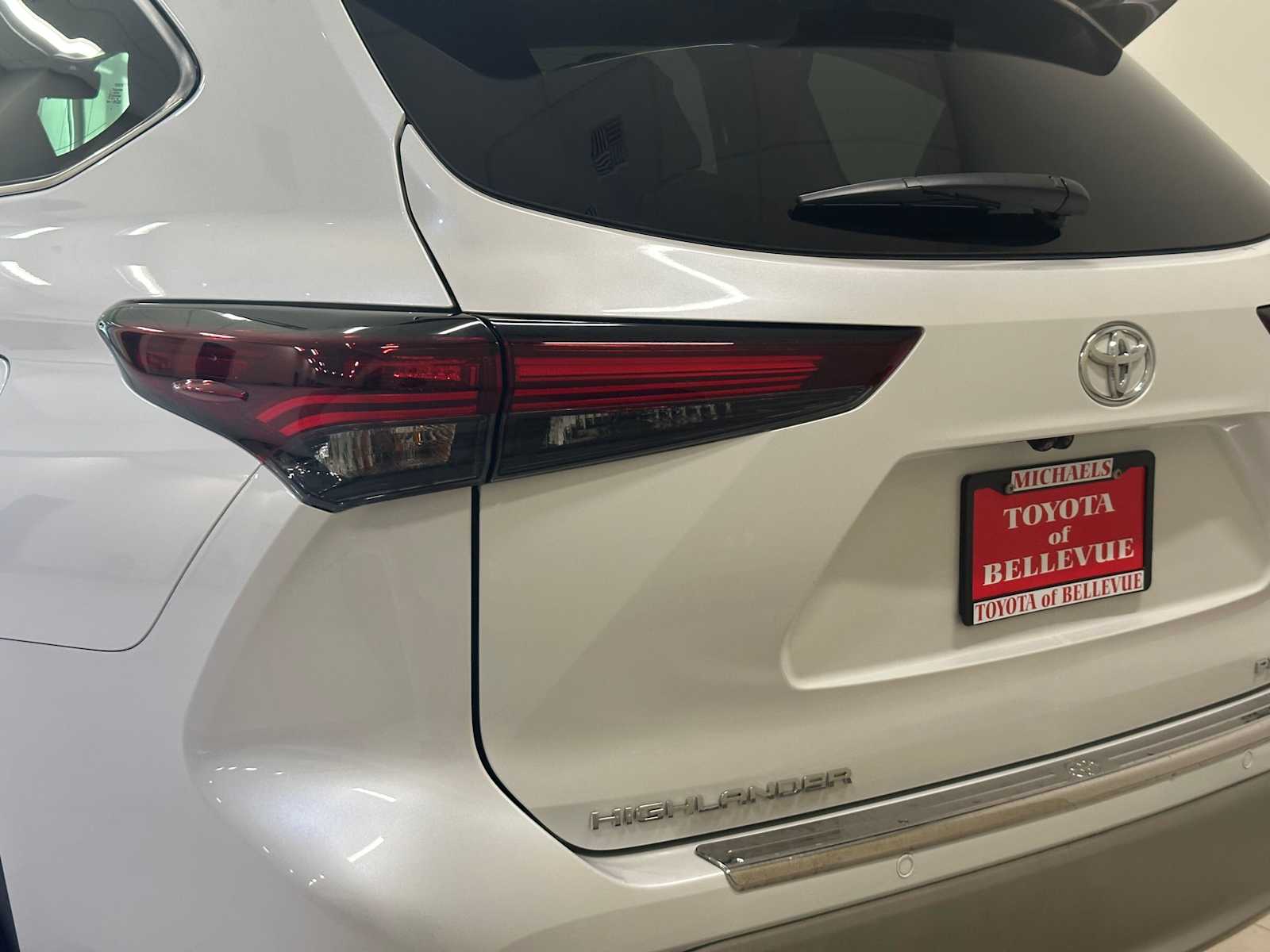 Thumbnail: 2025 Toyota Highlander - 7