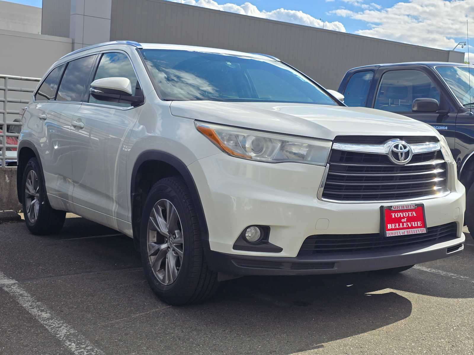 Thumbnail: 2015 Toyota Highlander - 3