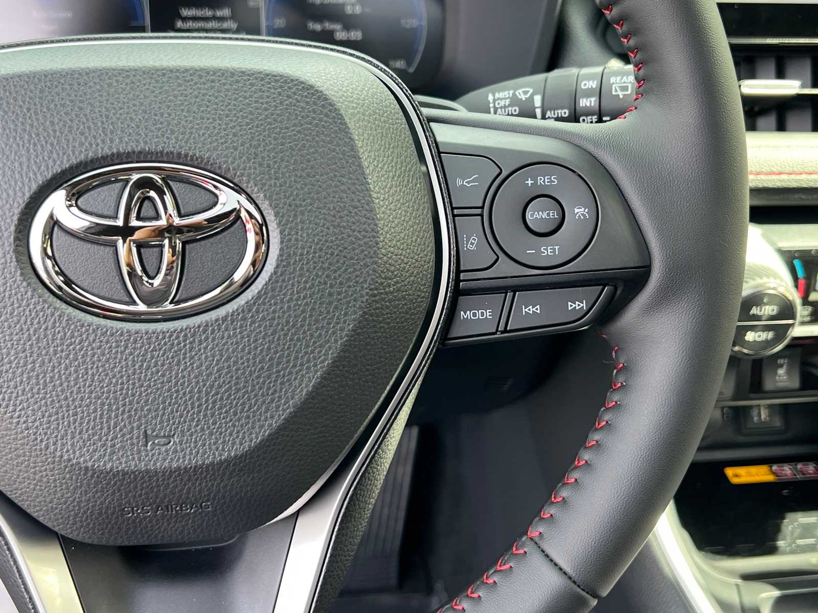 2025 Toyota RAV4 XSE 21