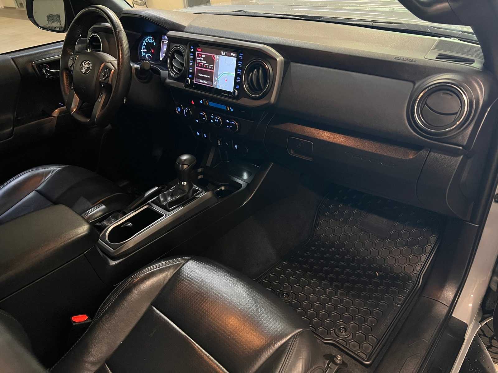 Thumbnail: 2020 Toyota Tacoma - 15