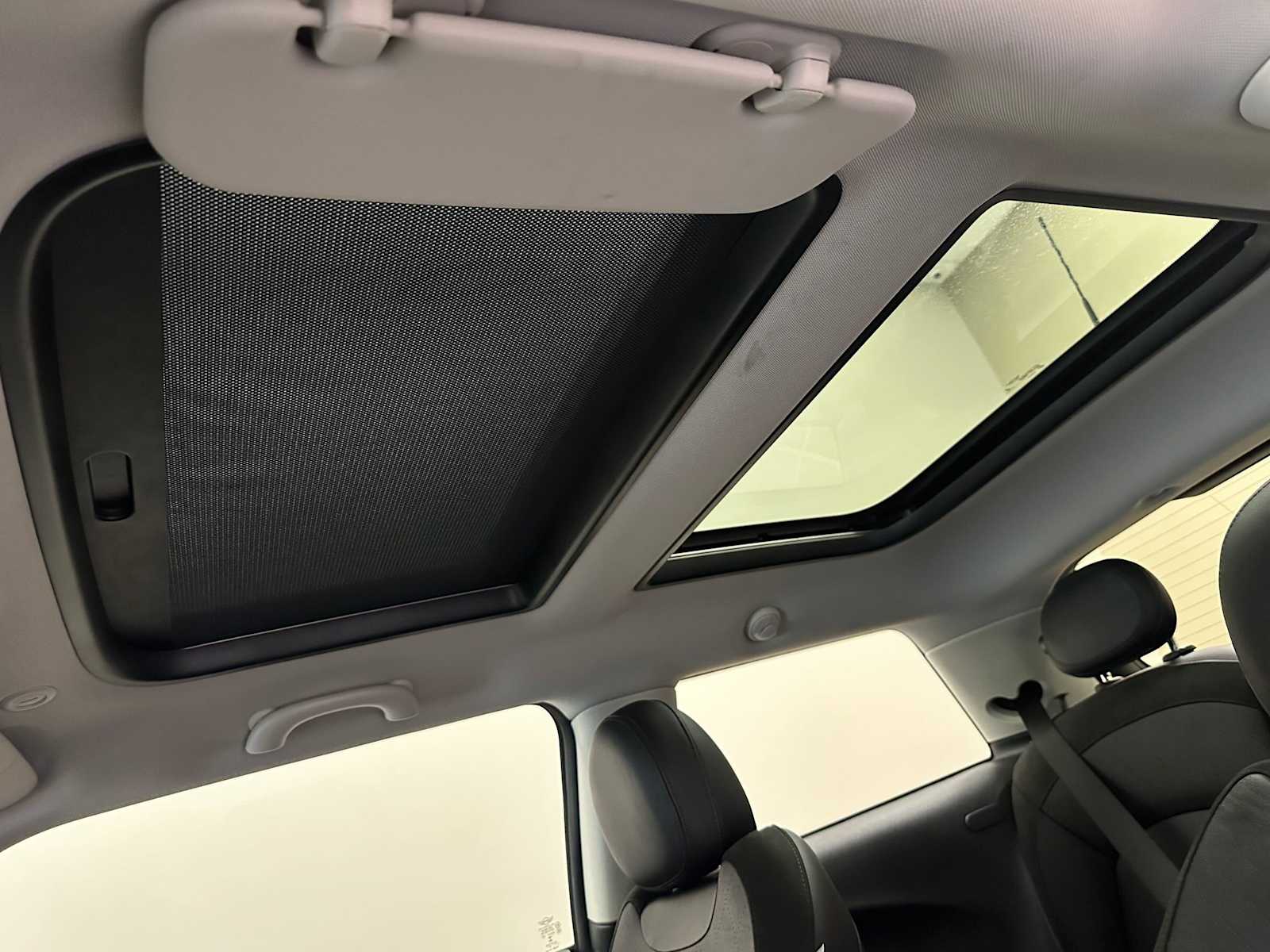 Thumbnail: 2014 MINI Cooper Hardtop - 22