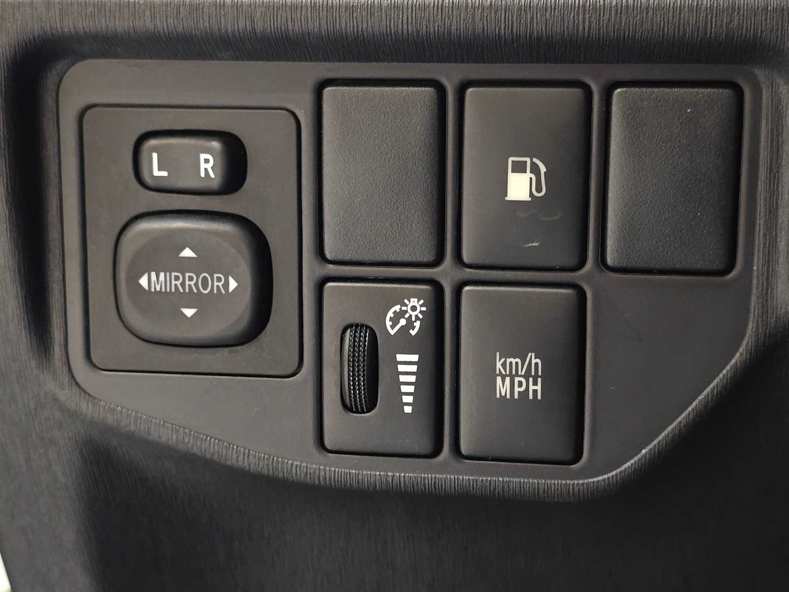Thumbnail: 2013 Toyota Prius - 15