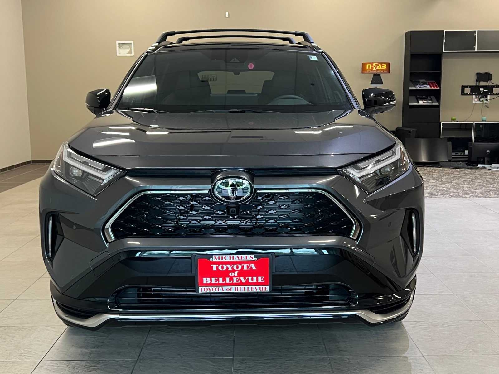 Thumbnail: 2025 Toyota RAV4 - 8