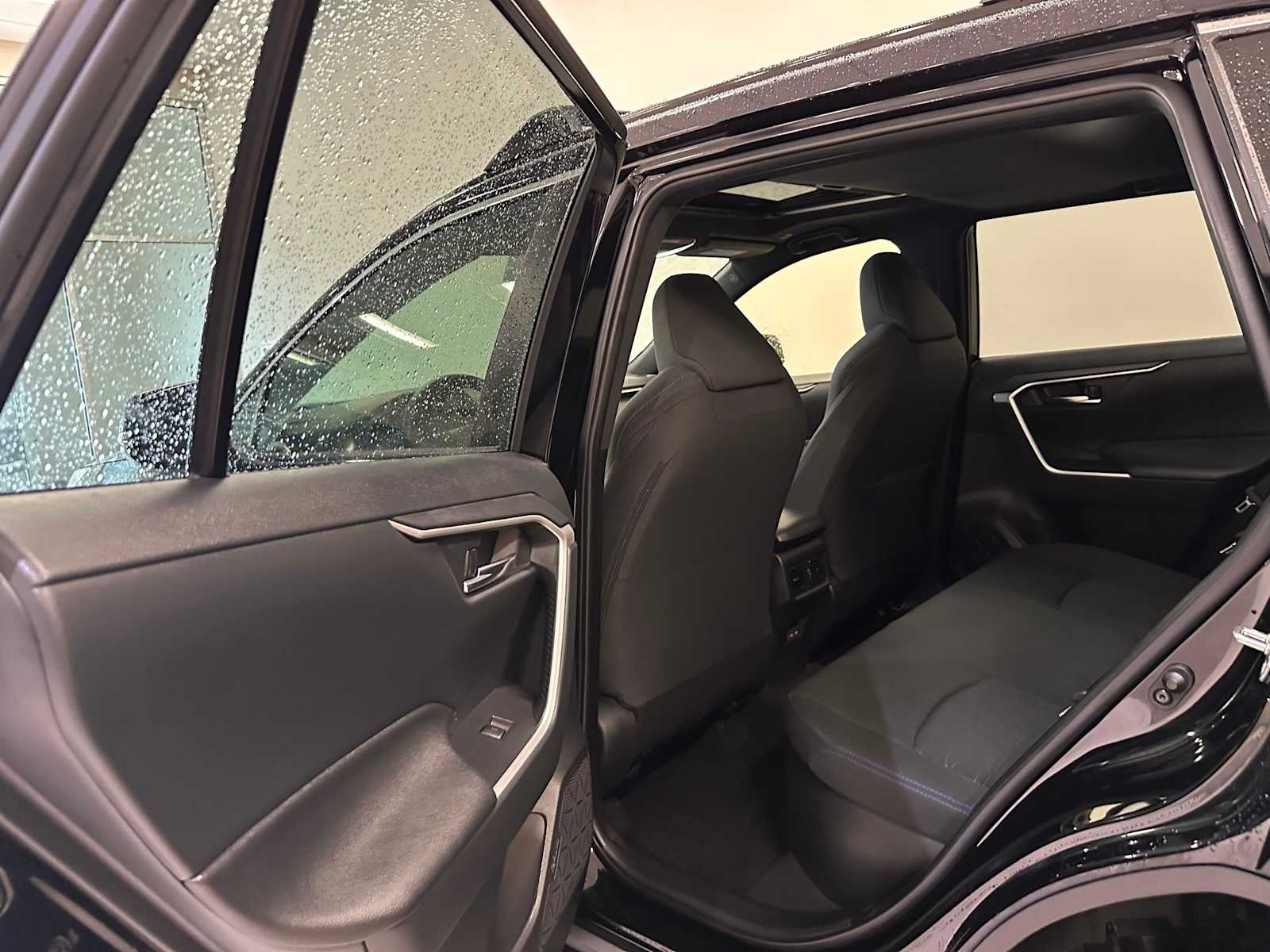 Thumbnail: 2025 Toyota RAV4 - 25