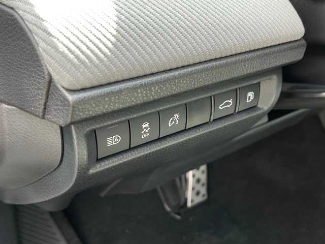 Thumbnail: 2025 Toyota Camry - 17