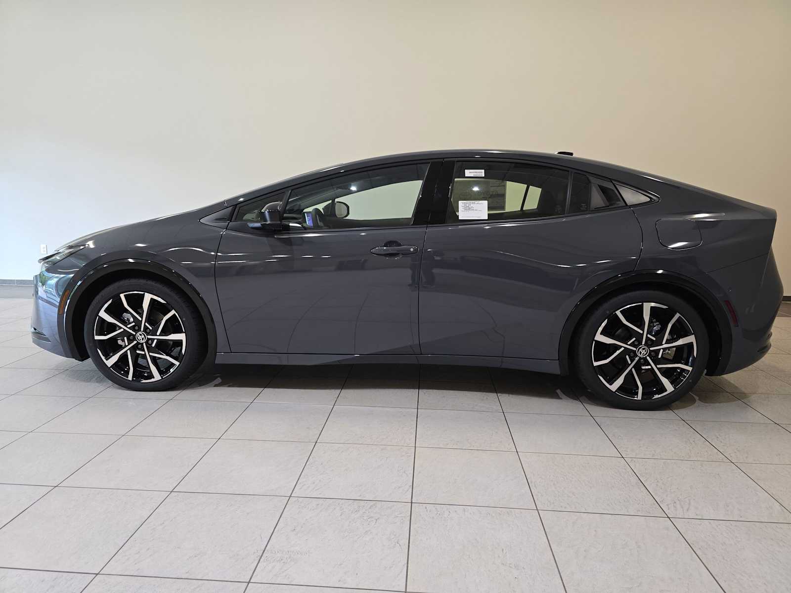 Thumbnail: 2026 Toyota Prius - 3