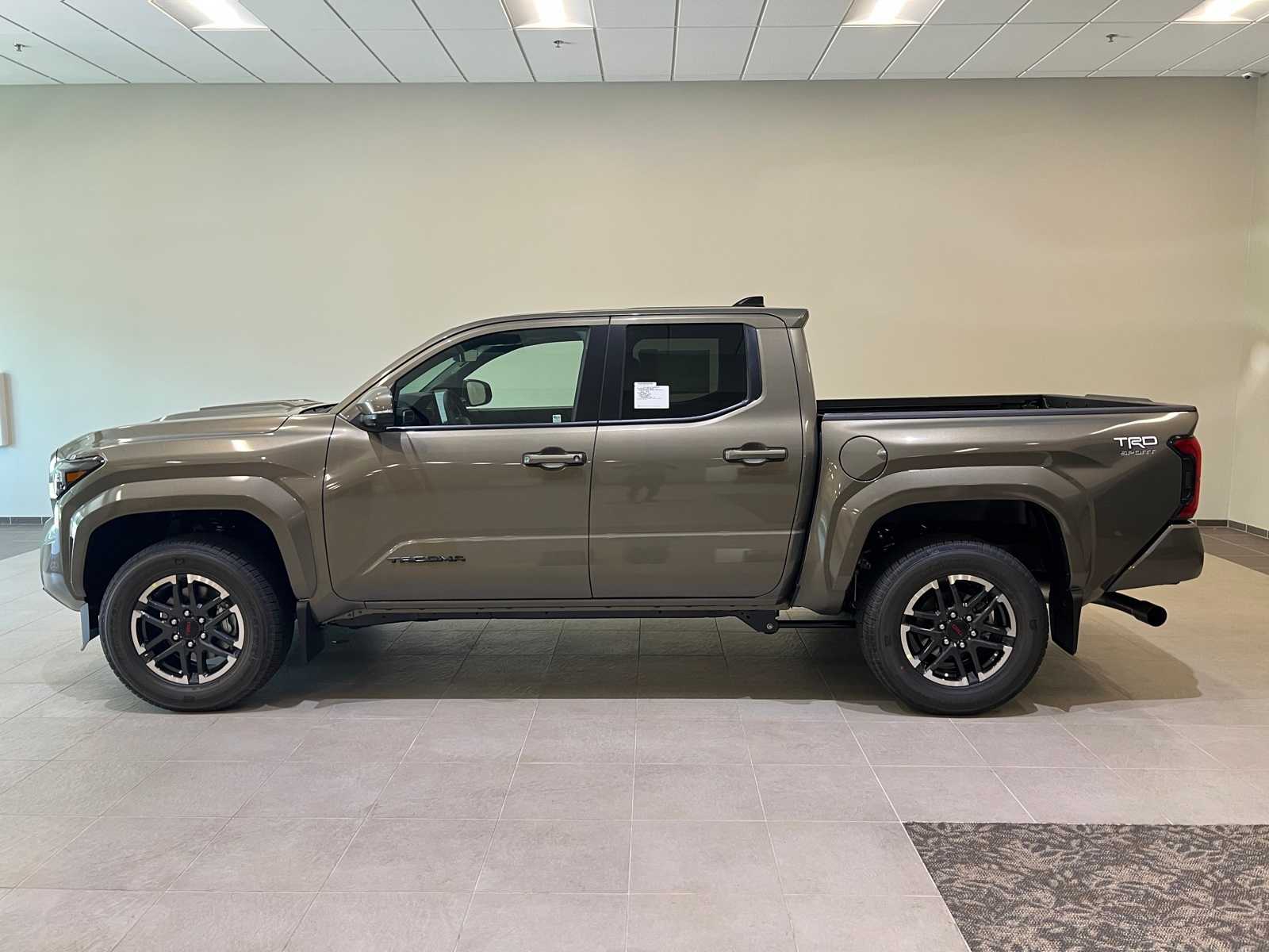 Thumbnail: 2025 Toyota Tacoma - 3