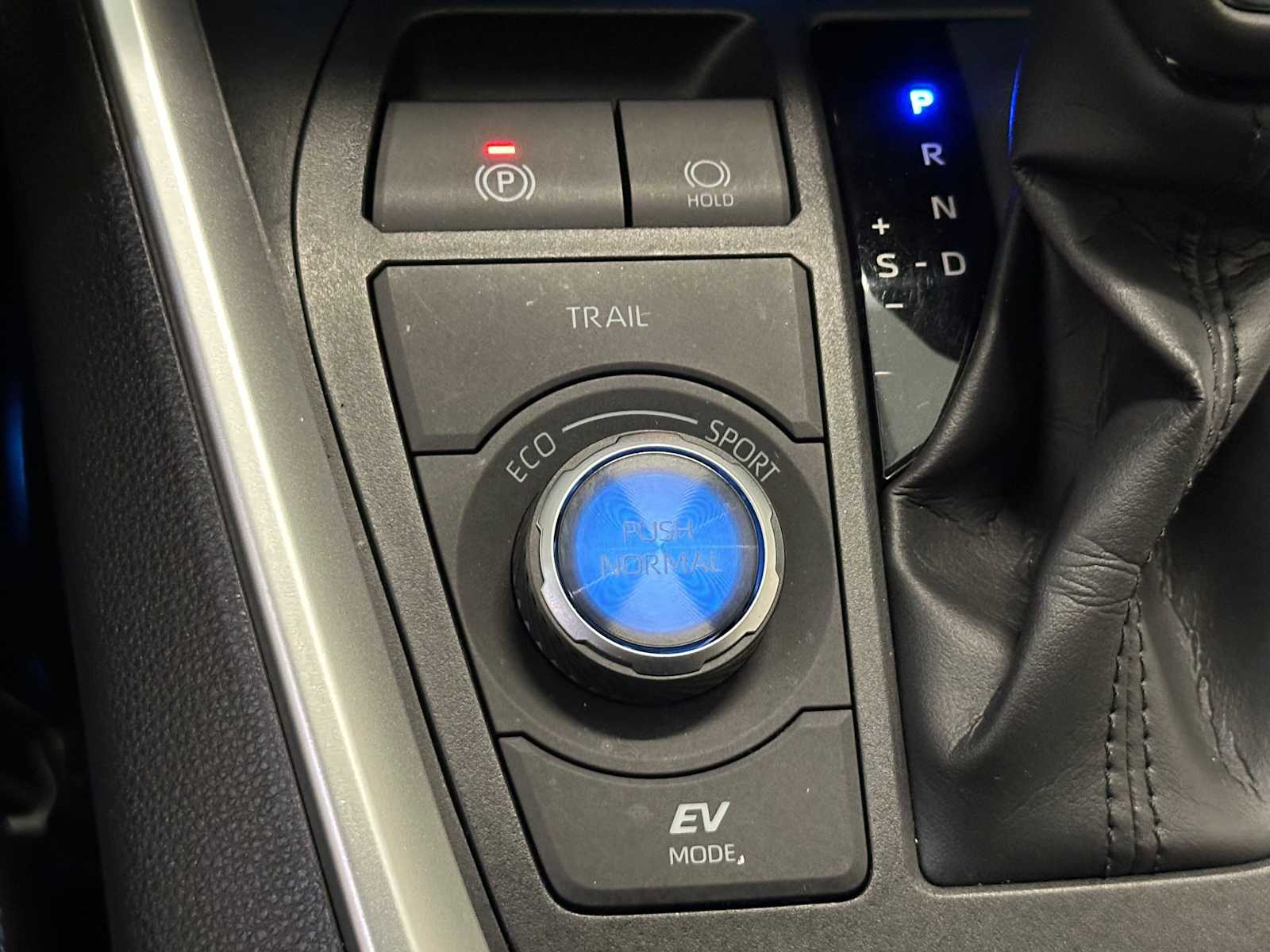 Thumbnail: 2024 Toyota RAV4 - 16