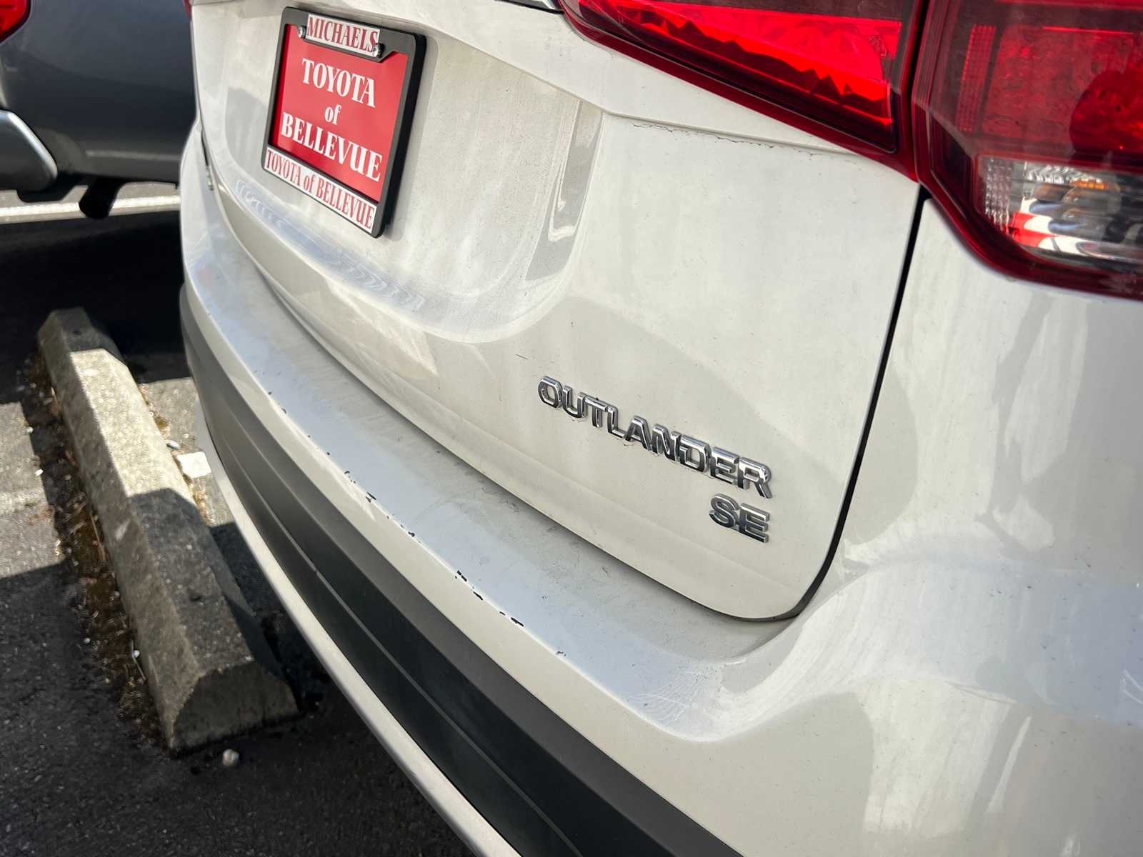 Thumbnail: 2018 Mitsubishi Outlander - 7