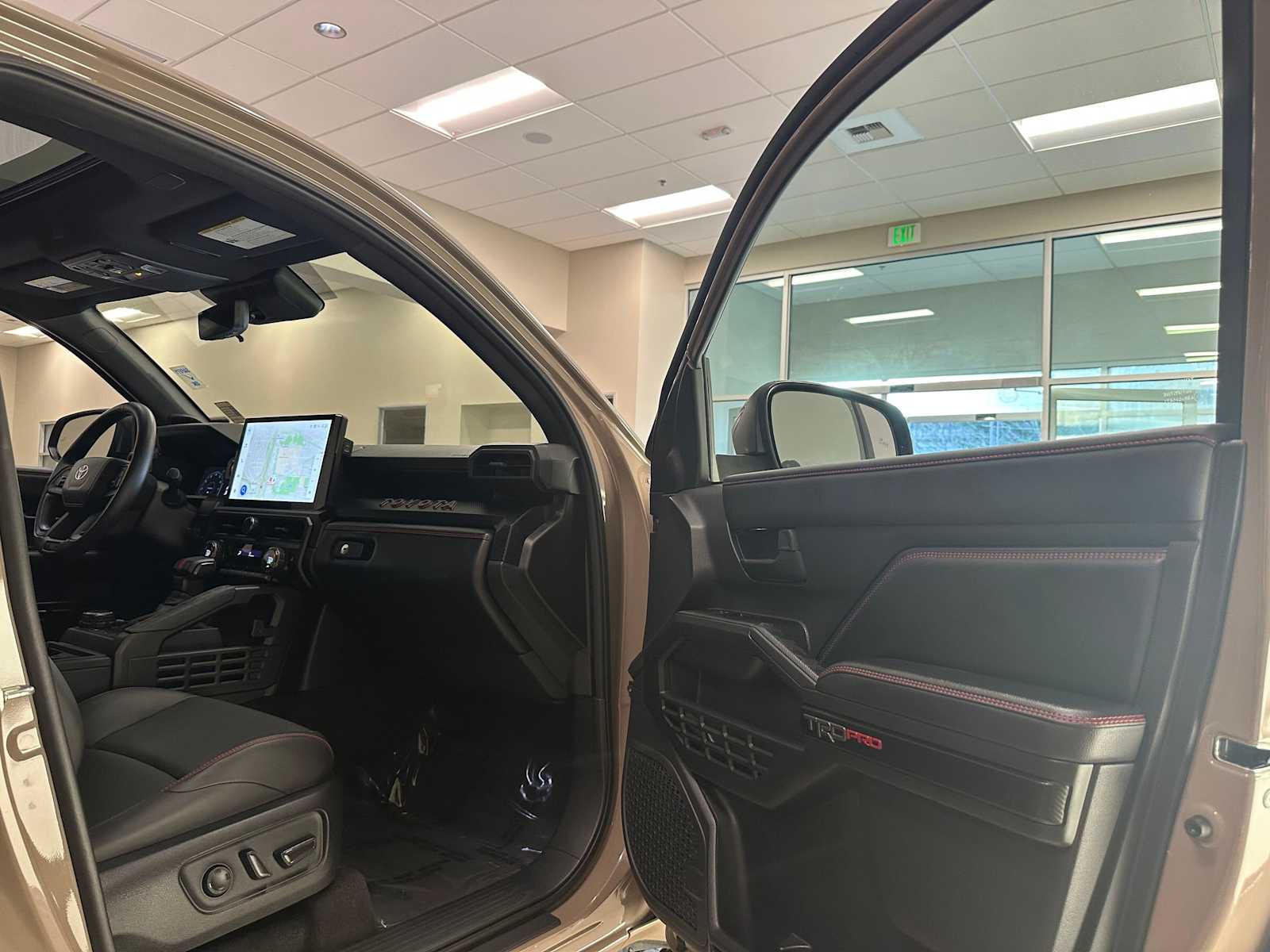 Thumbnail: 2025 Toyota 4Runner - 28