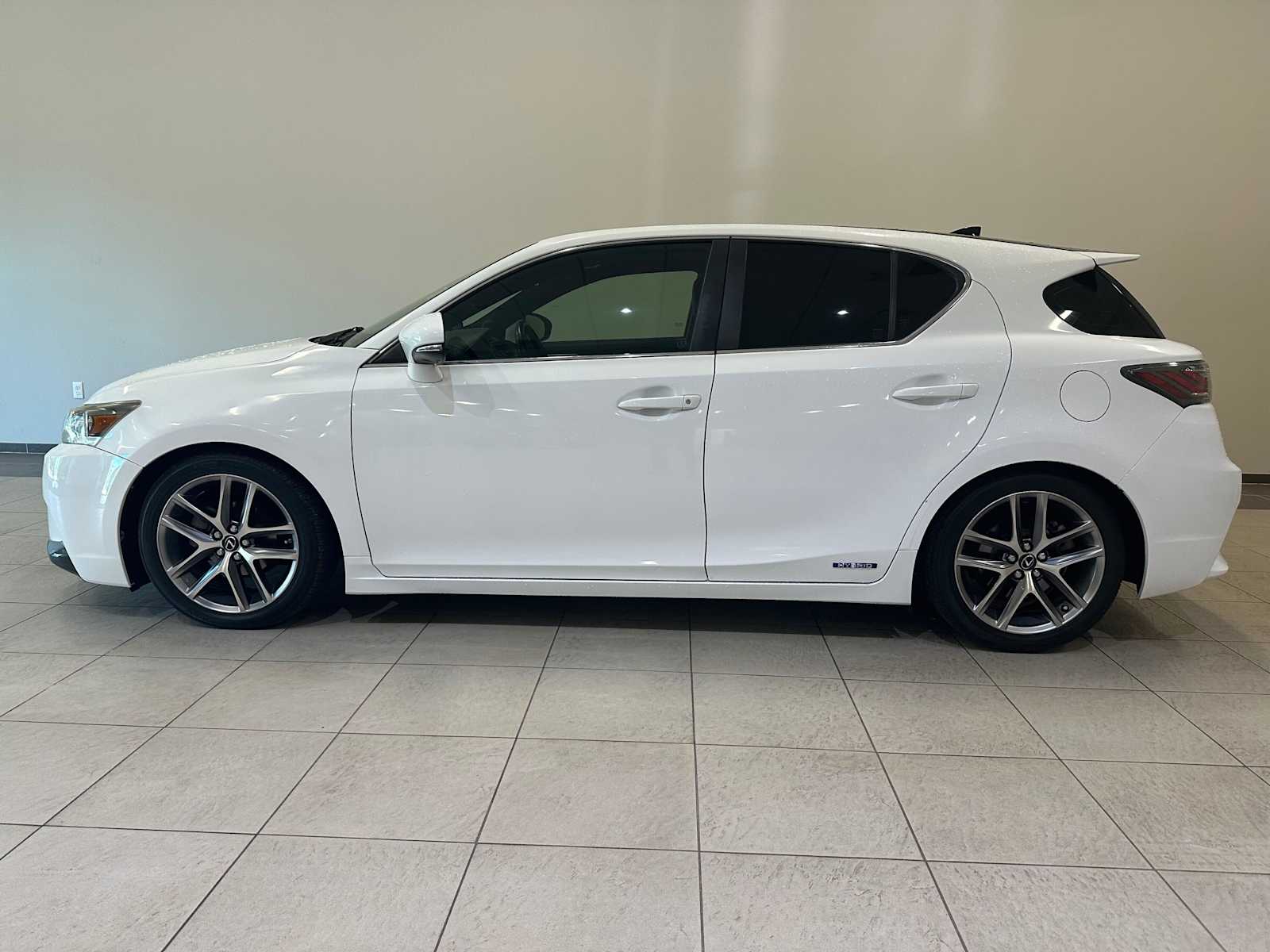 Thumbnail: 2014 Lexus CT - 3