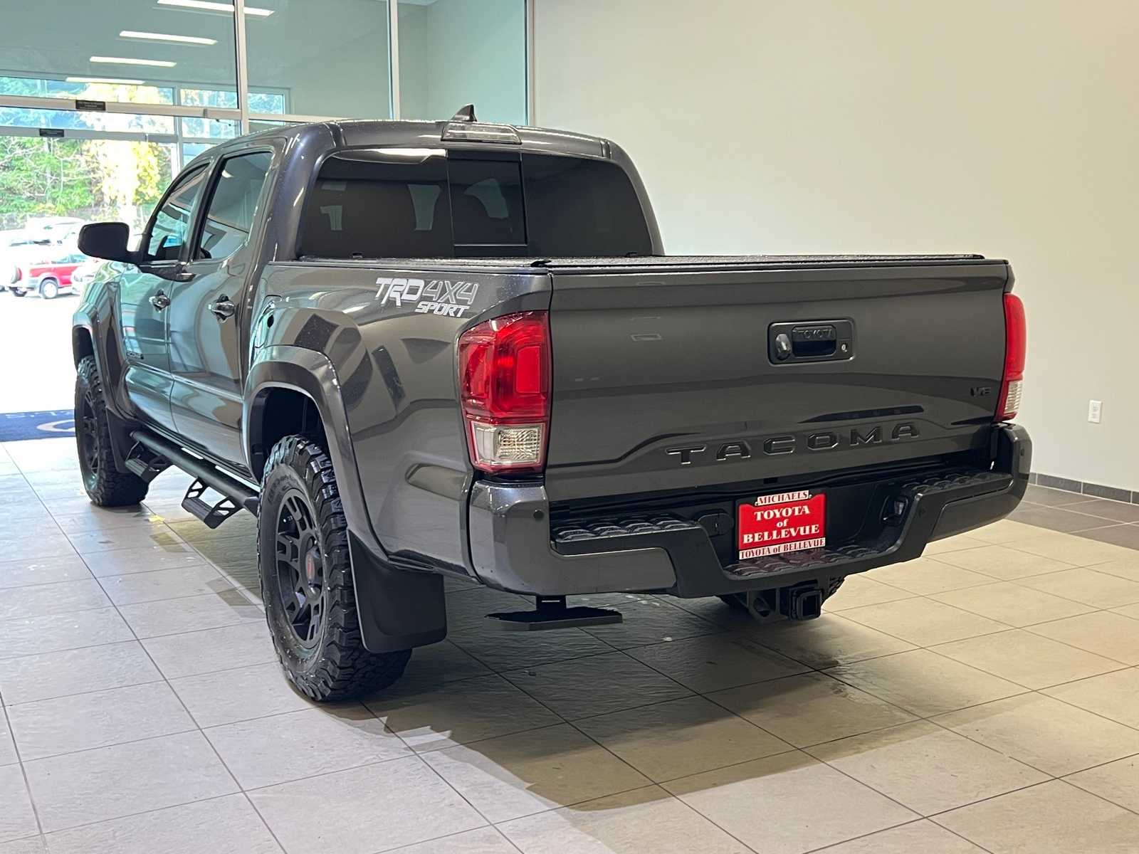 Thumbnail: 2017 Toyota Tacoma - 4