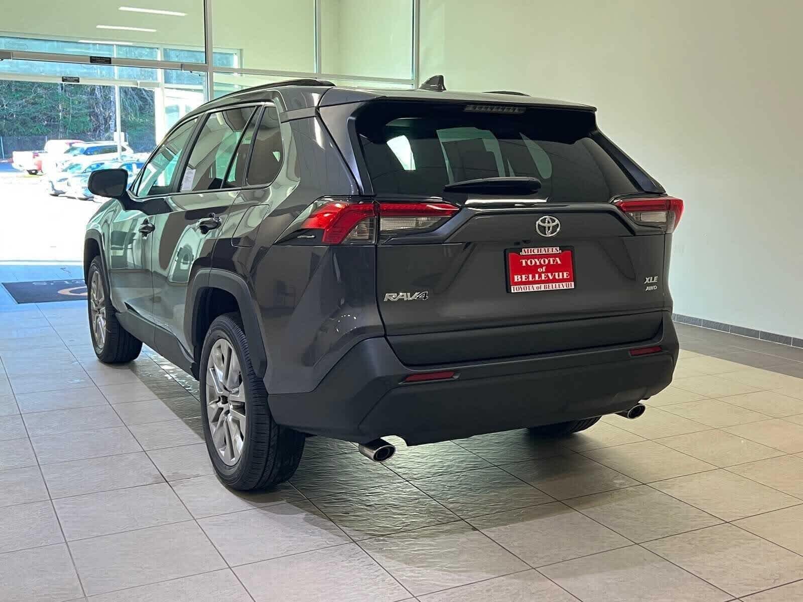 Thumbnail: 2025 Toyota RAV4 - 6