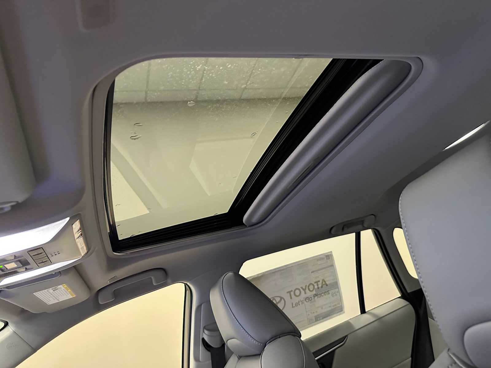 Thumbnail: 2025 Toyota RAV4 - 20