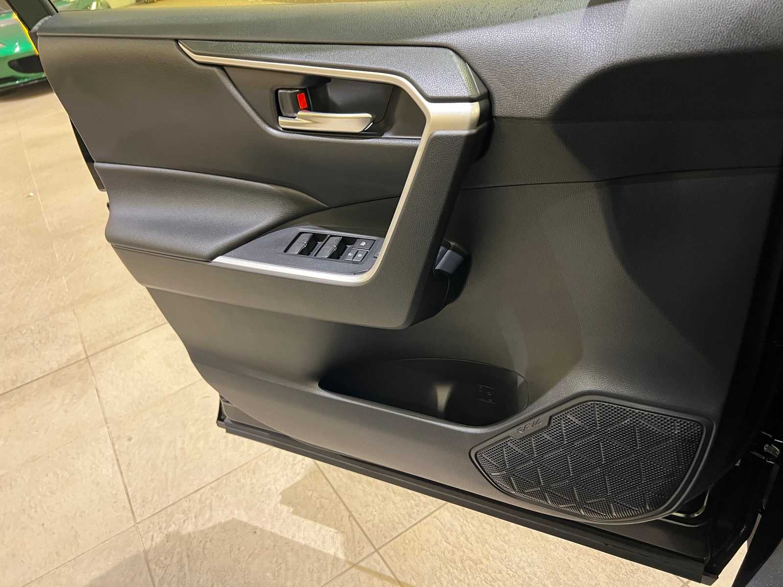 Thumbnail: 2025 Toyota RAV4 - 18