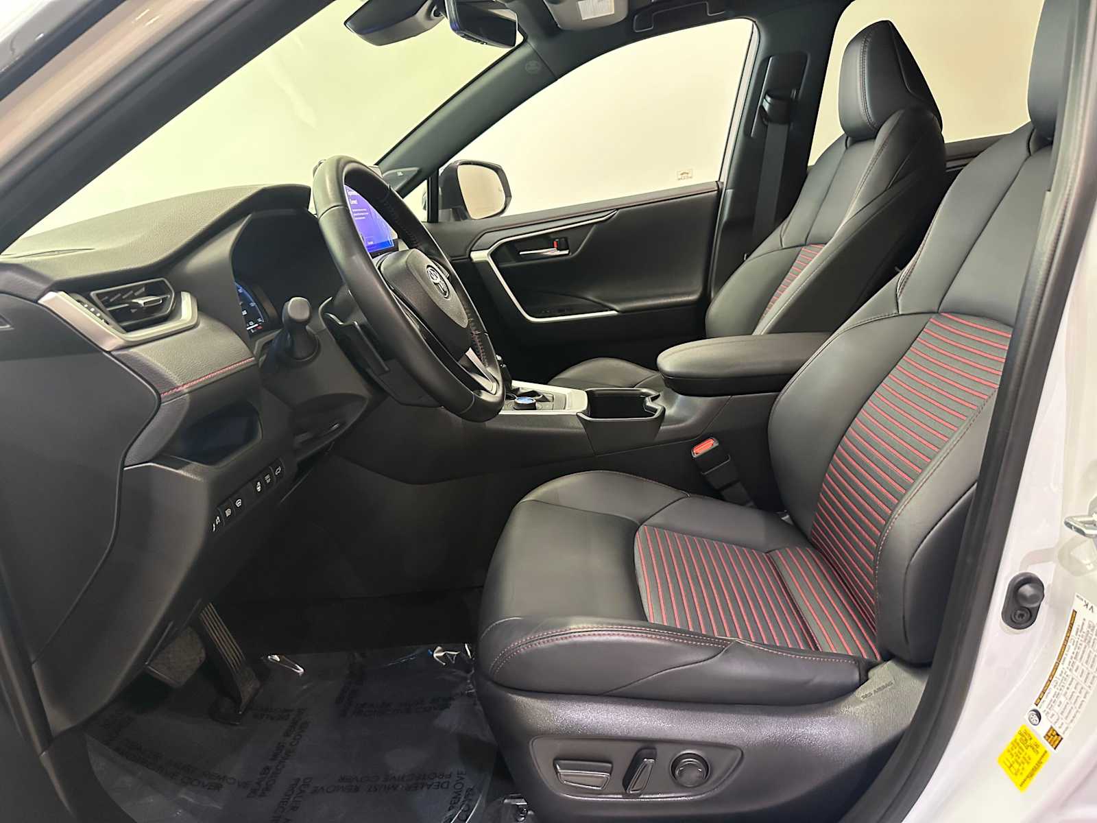 Thumbnail: 2024 Toyota RAV4 - 20