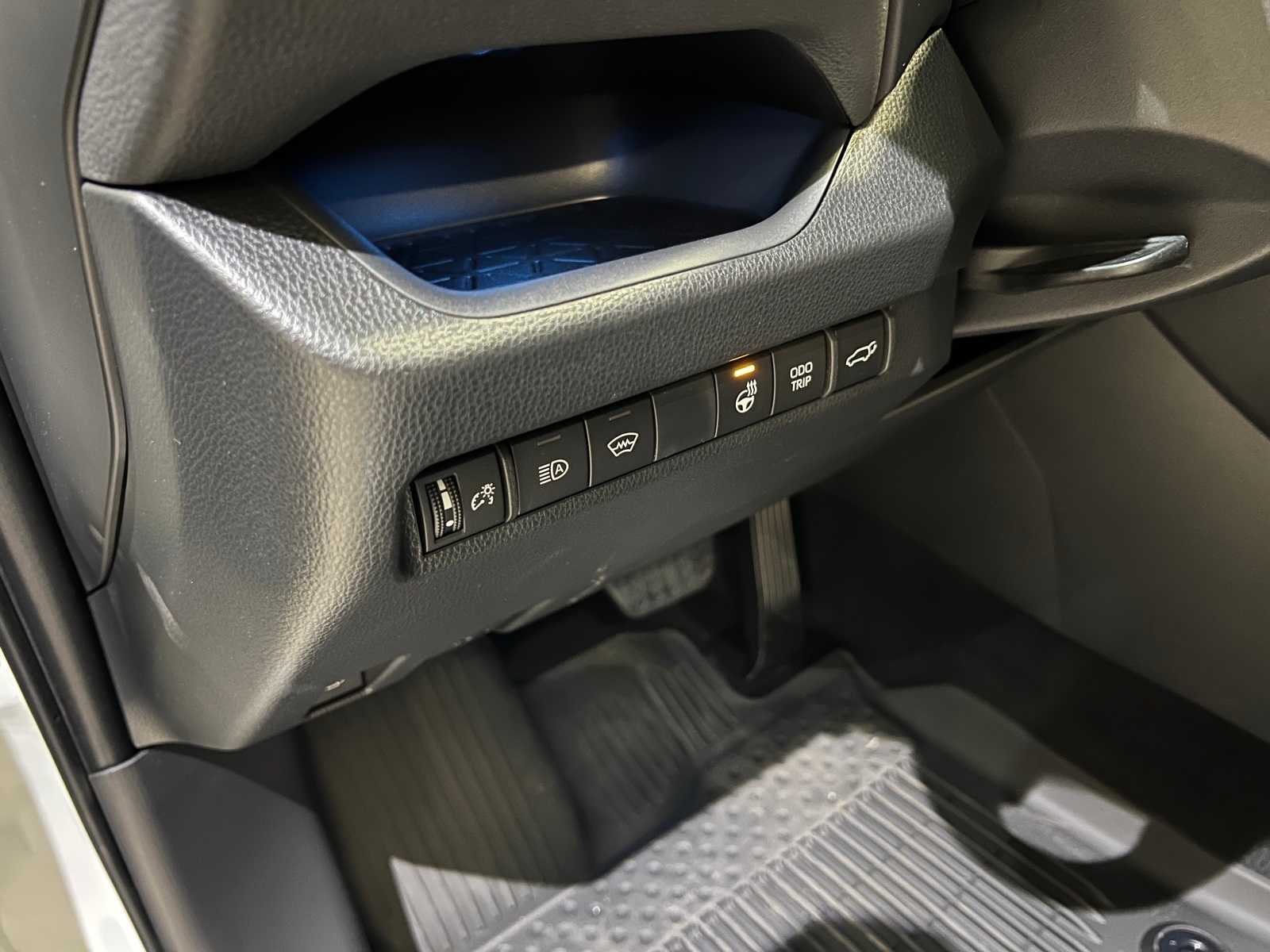 Thumbnail: 2025 Toyota RAV4 - 15