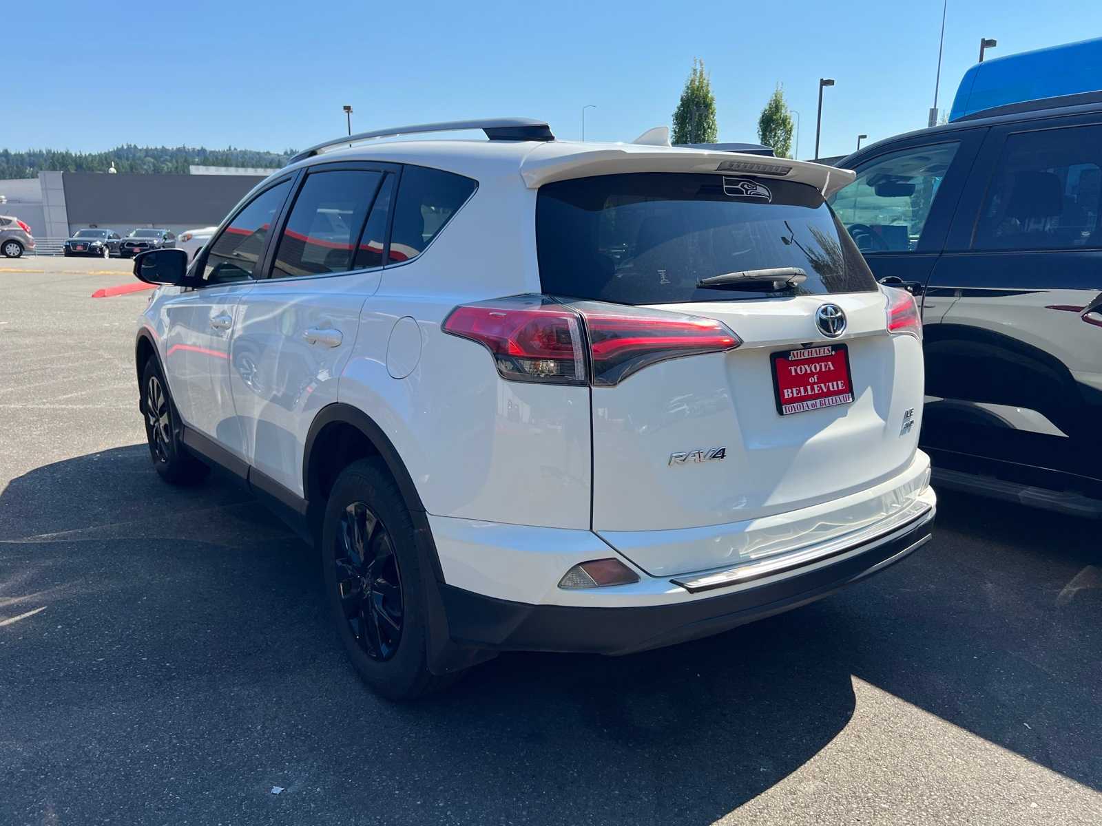 Thumbnail: 2018 Toyota RAV4 - 6