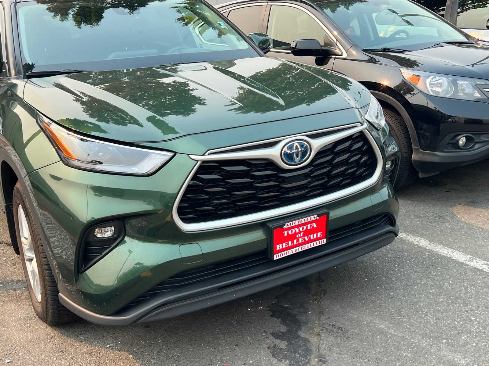 Thumbnail: 2023 Toyota Highlander - 4