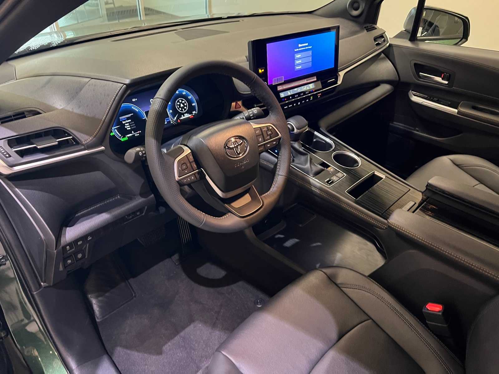 Thumbnail: 2025 Toyota Sienna - 2