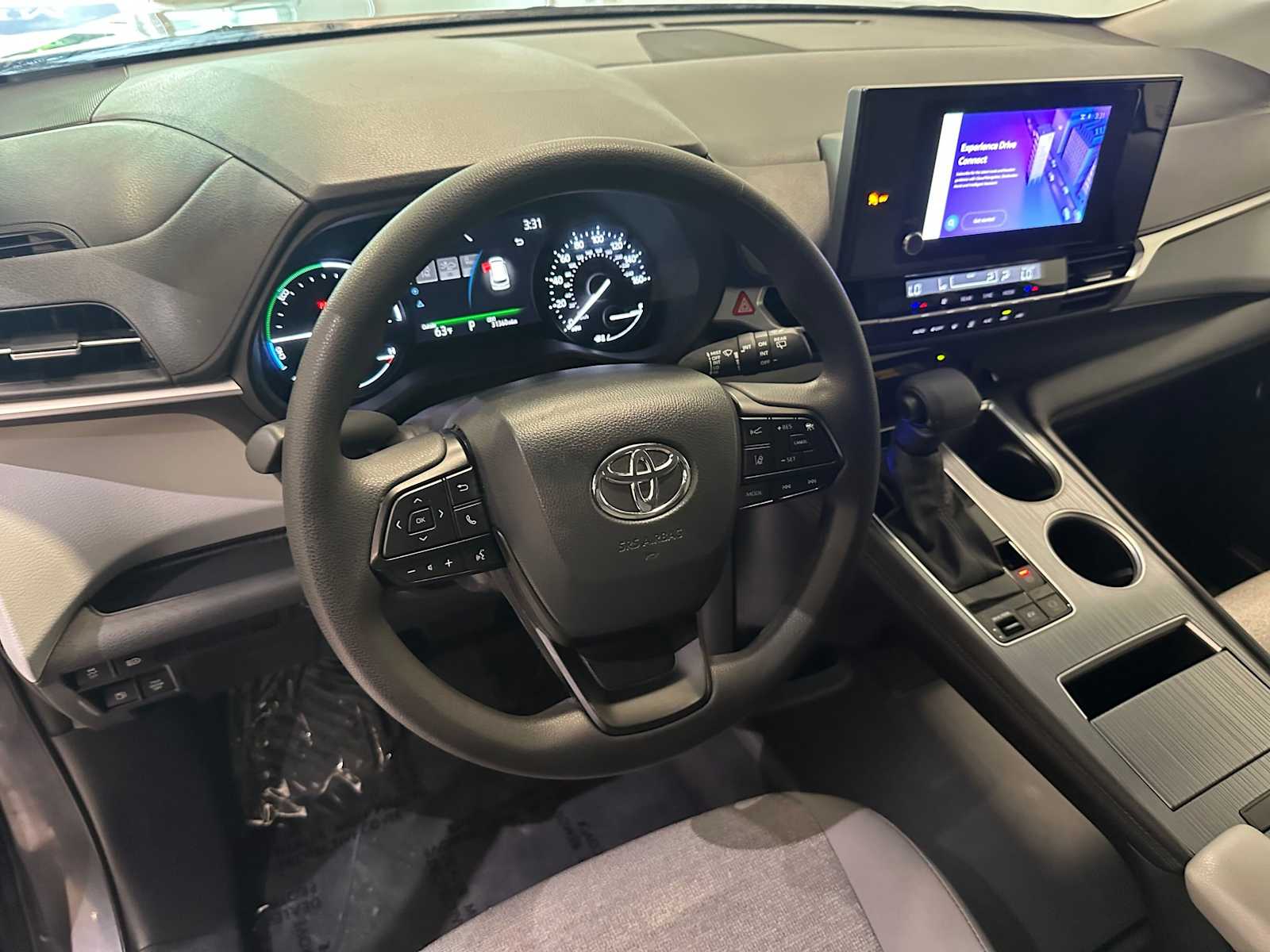 Thumbnail: 2025 Toyota Sienna - 3