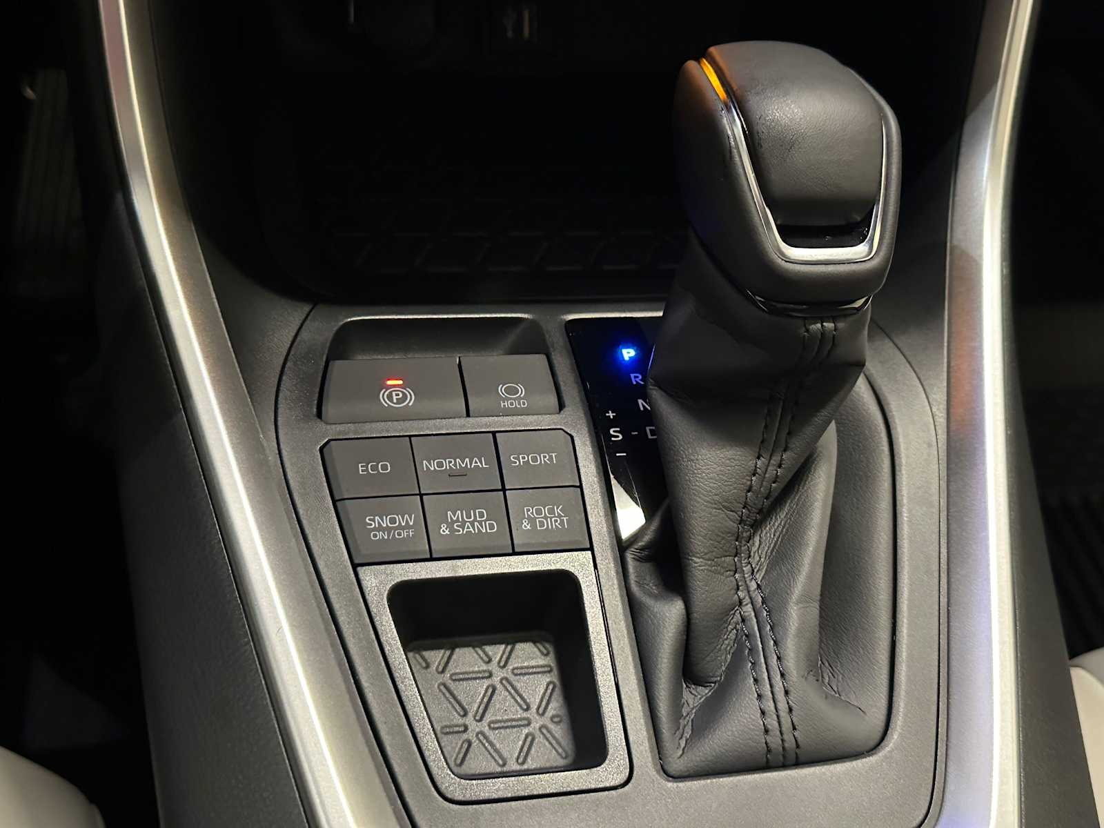 Thumbnail: 2025 Toyota RAV4 - 17