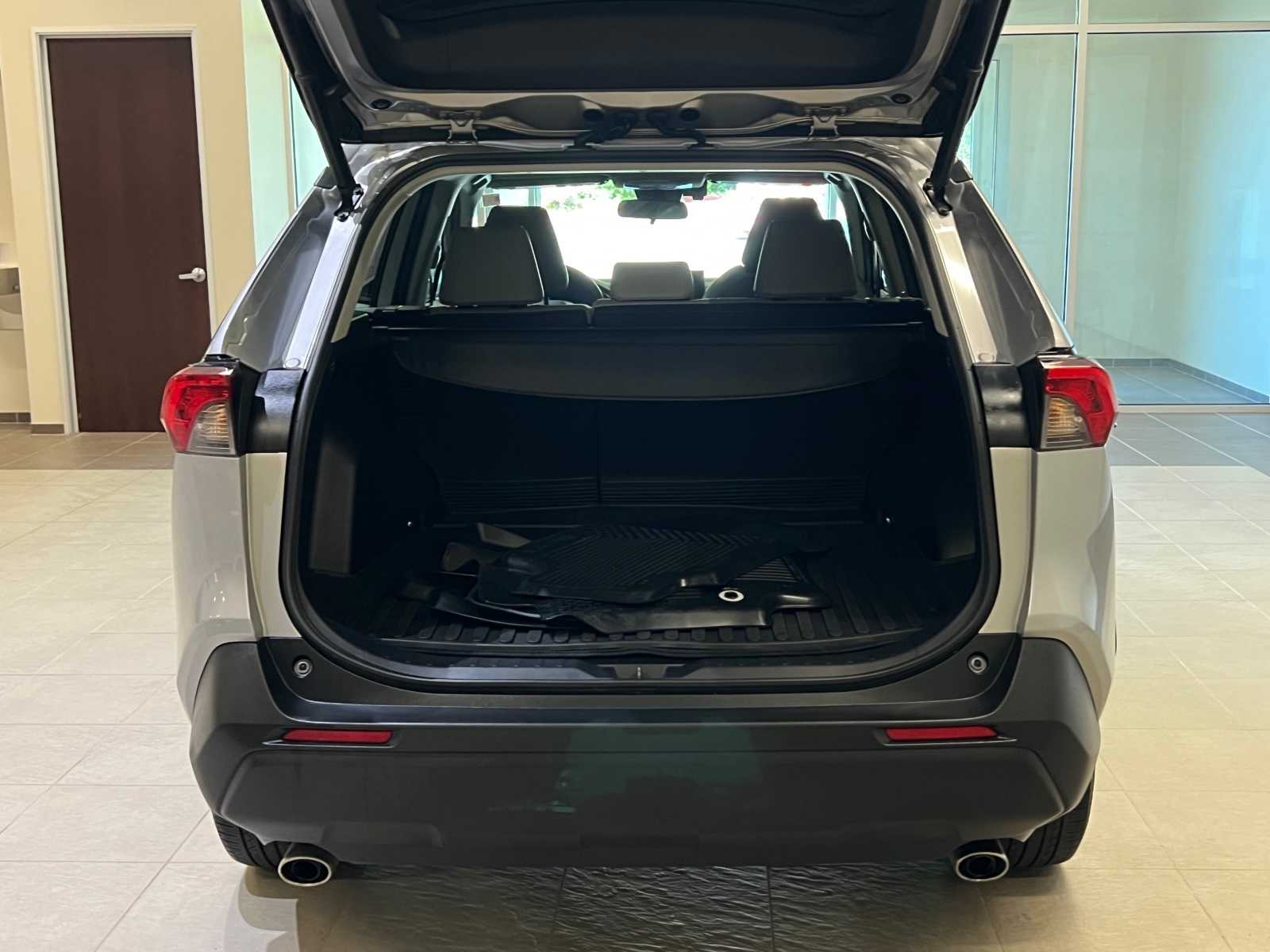Thumbnail: 2021 Toyota RAV4 - 29