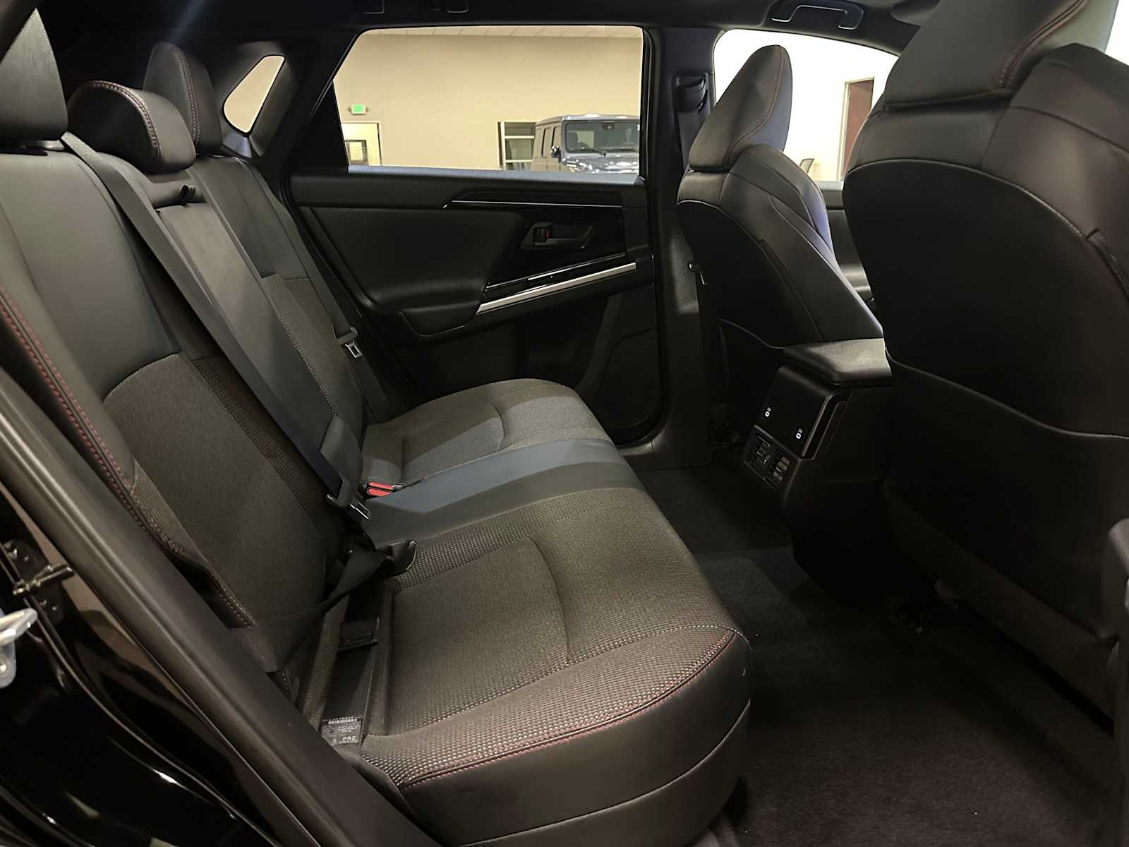 Thumbnail: 2025 Toyota bZ4X - 24