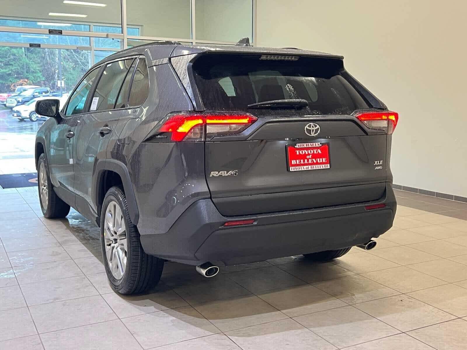 Thumbnail: 2025 Toyota RAV4 - 4