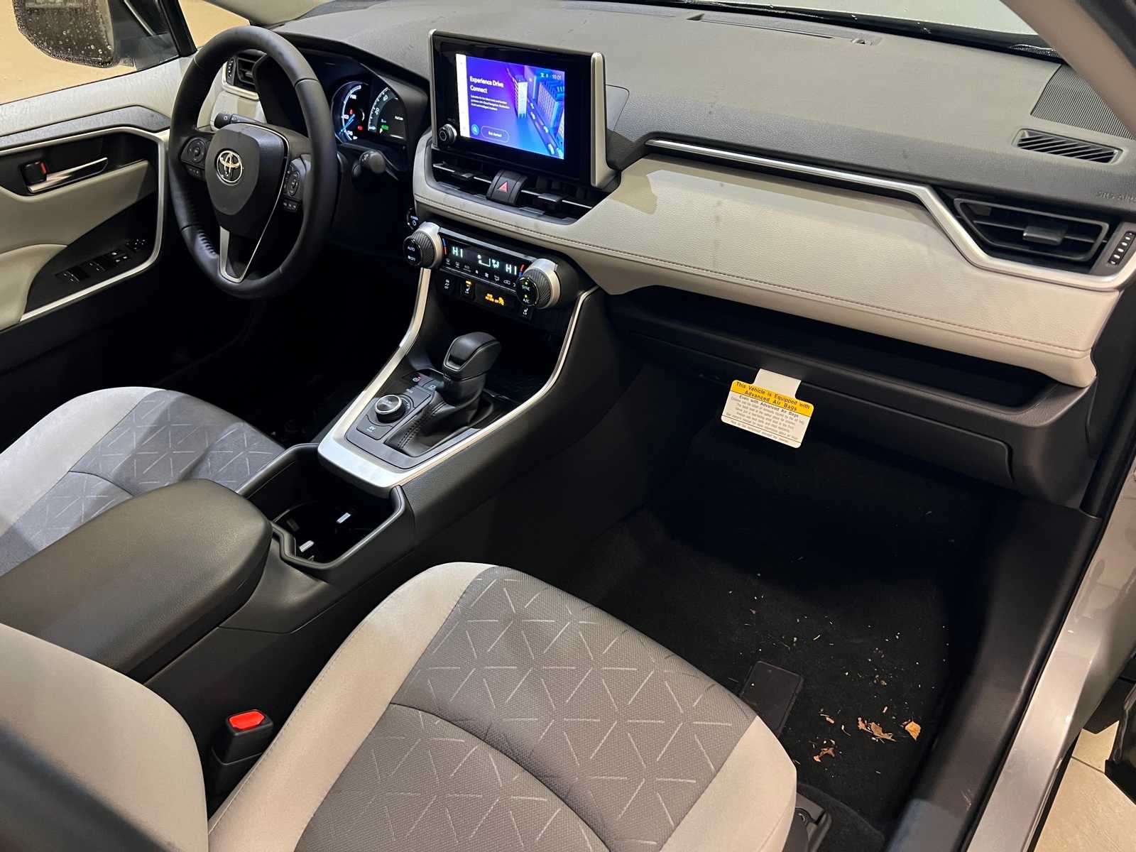 Thumbnail: 2025 Toyota RAV4 - 15