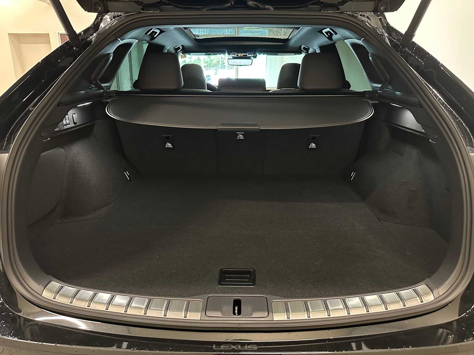 Thumbnail: 2025 Lexus RX - 32