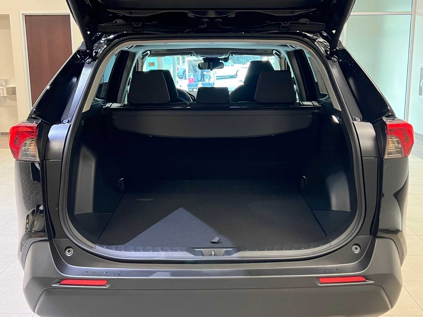 Thumbnail: 2025 Toyota RAV4 - 30