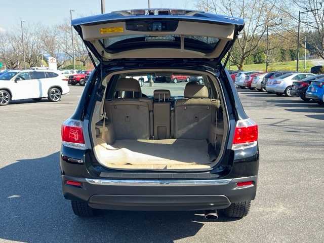 Thumbnail: 2011 Toyota Highlander - 30