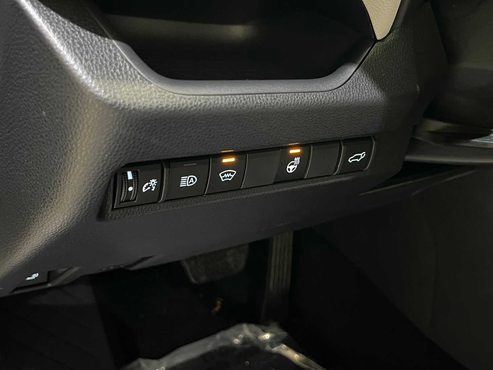 Thumbnail: 2025 Toyota RAV4 - 16