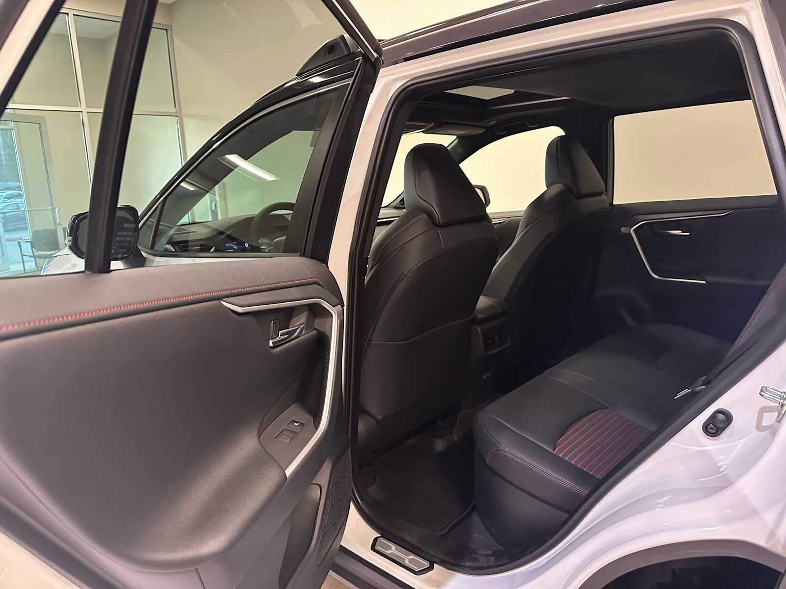 Thumbnail: 2025 Toyota RAV4 - 26