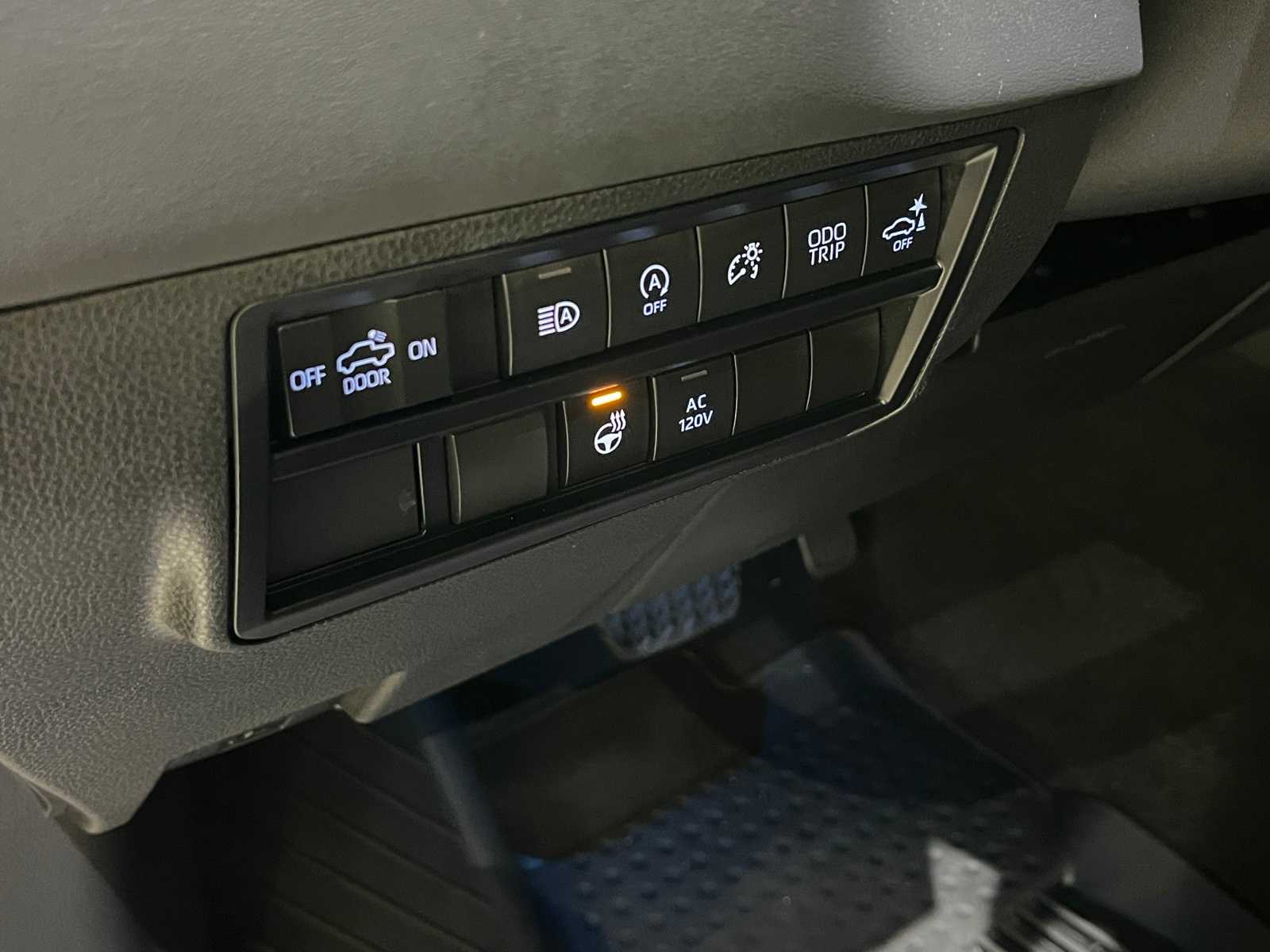 Thumbnail: 2023 Toyota Tundra - 16