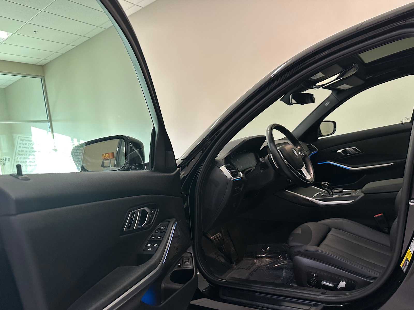 Thumbnail: 2021 BMW 3 Series - 23