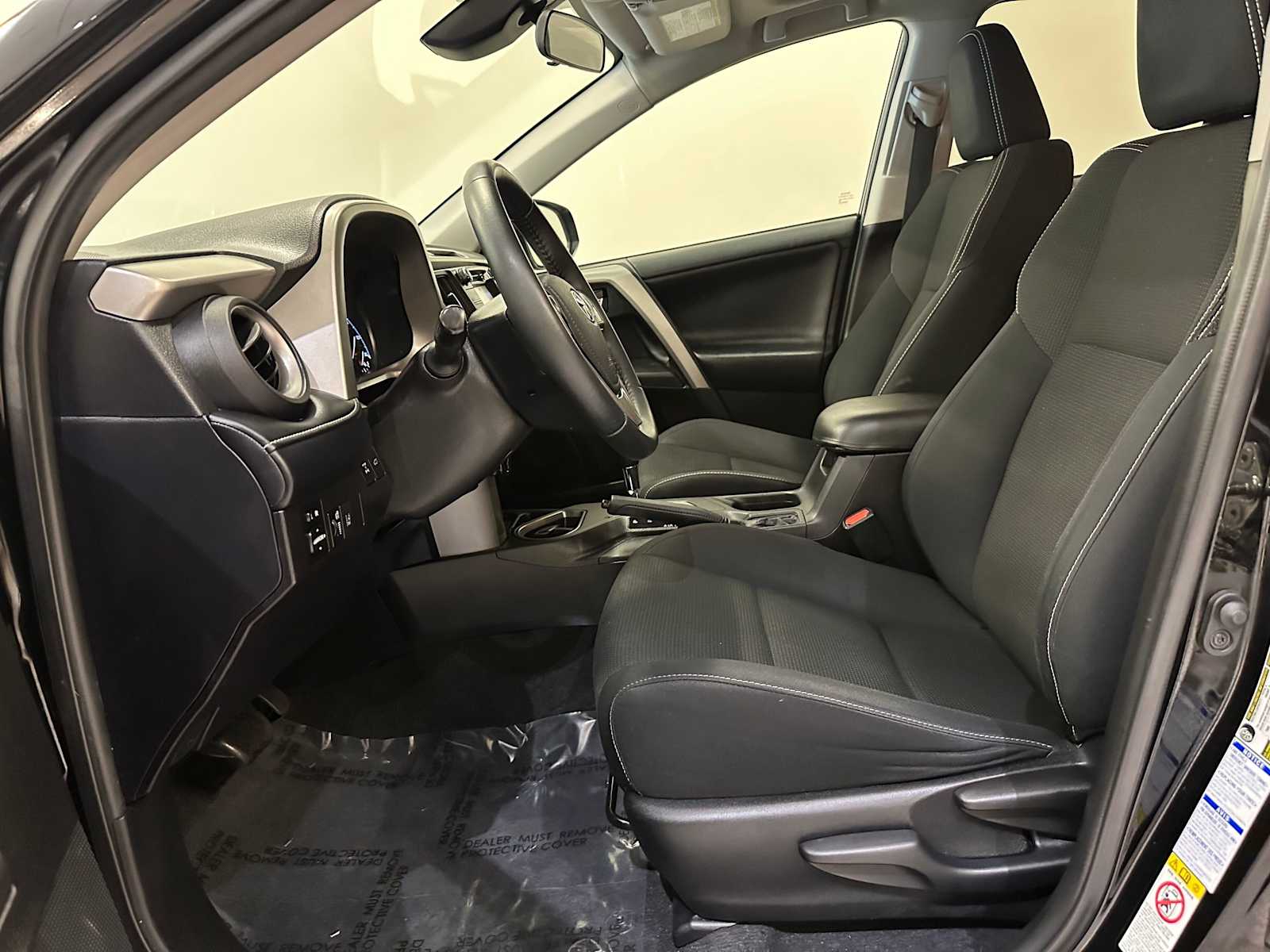 Thumbnail: 2017 Toyota RAV4 - 20