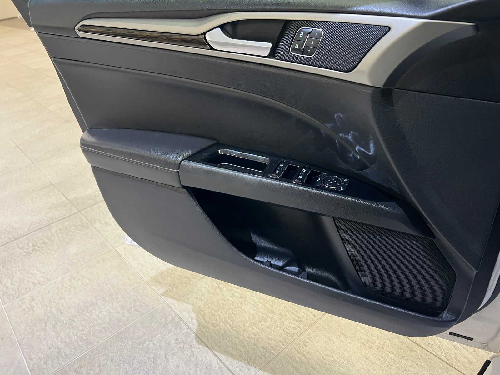 Thumbnail: 2014 Ford Fusion - 18