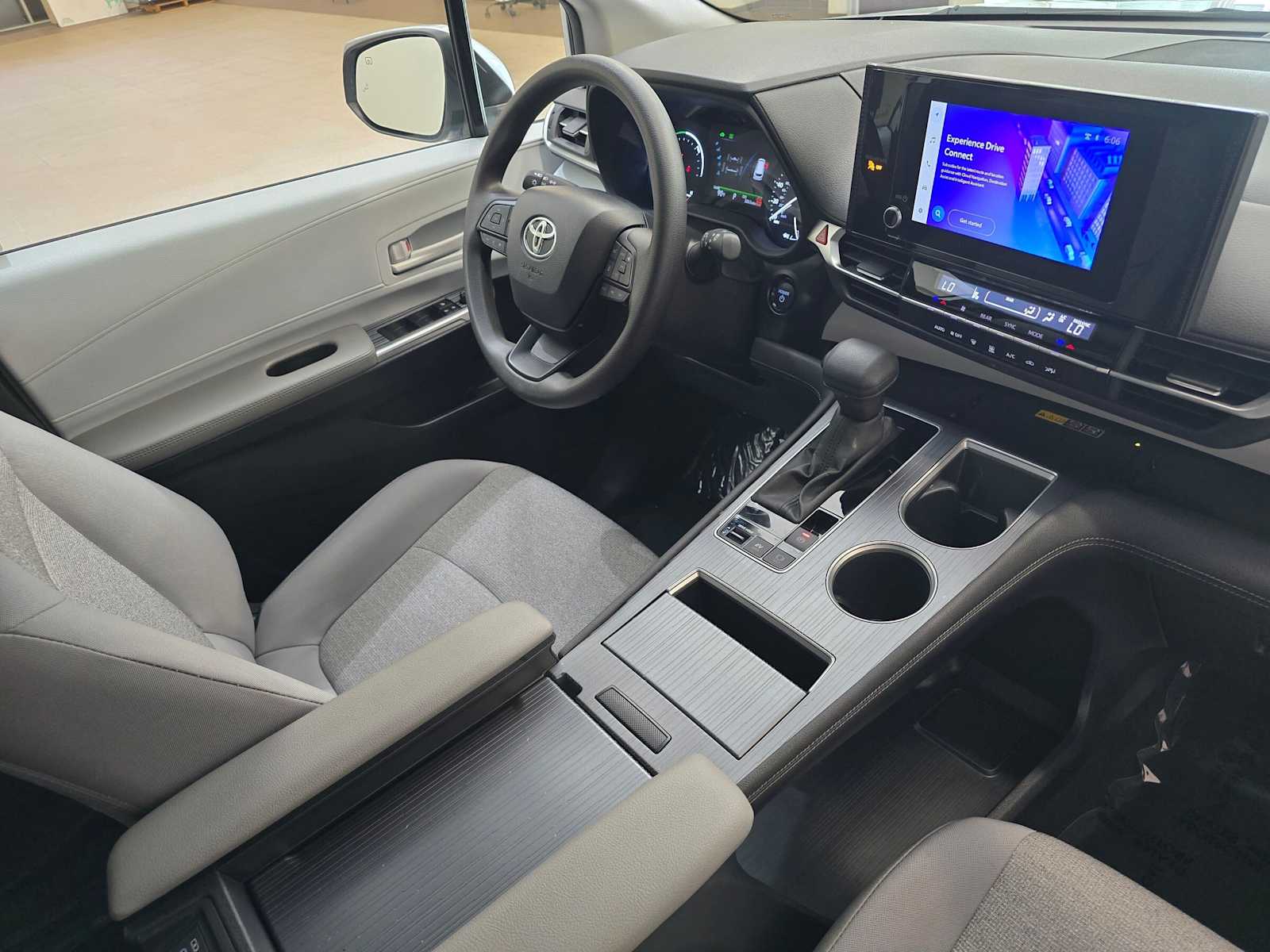 Thumbnail: 2025 Toyota Sienna - 27