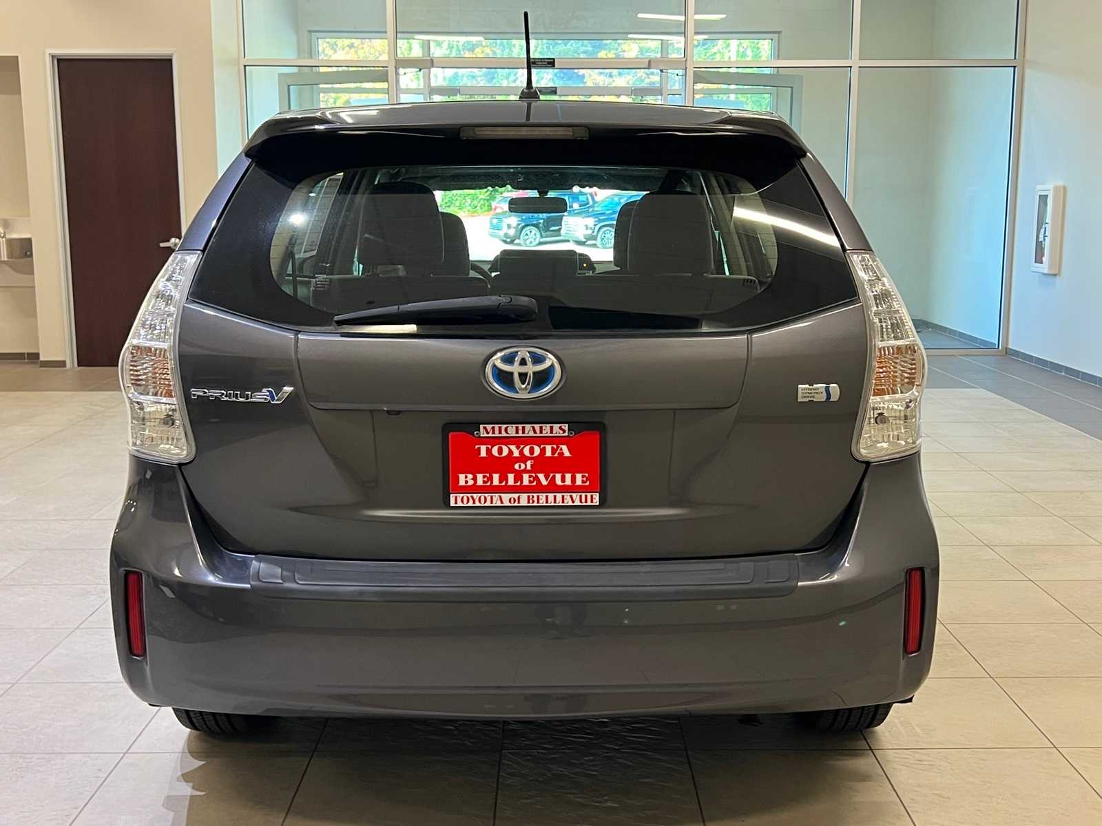 Thumbnail: 2014 Toyota Prius v - 5