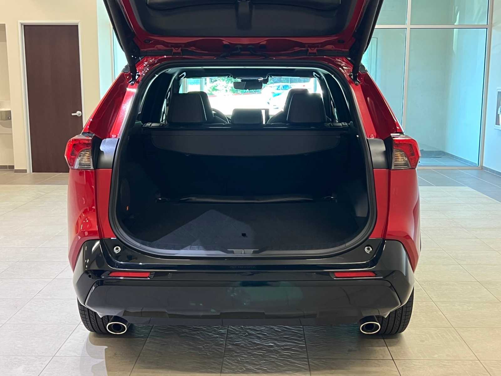 Thumbnail: 2024 Toyota RAV4 - 31
