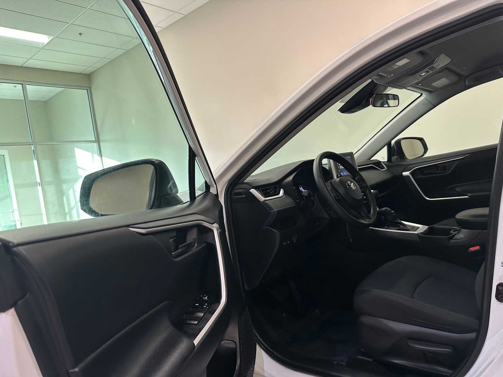 Thumbnail: 2024 Toyota RAV4 - 21