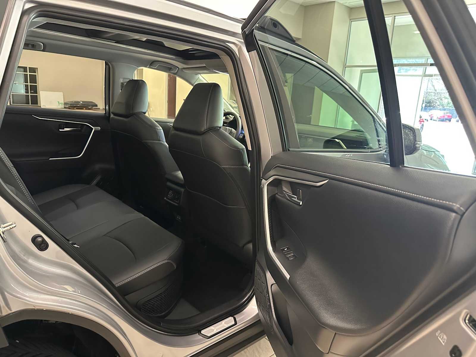 Thumbnail: 2024 Toyota RAV4 - 25