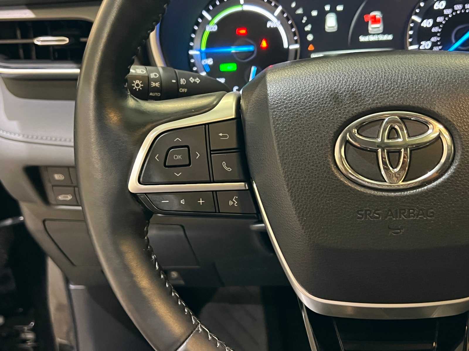 Thumbnail: 2022 Toyota Highlander - 22