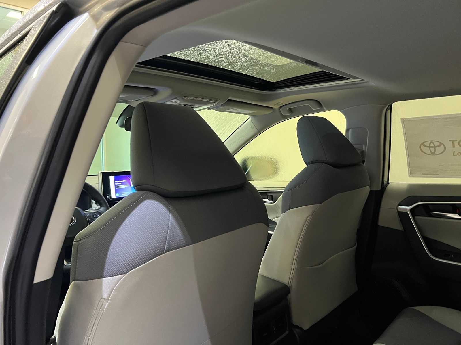 Thumbnail: 2025 Toyota RAV4 - 12