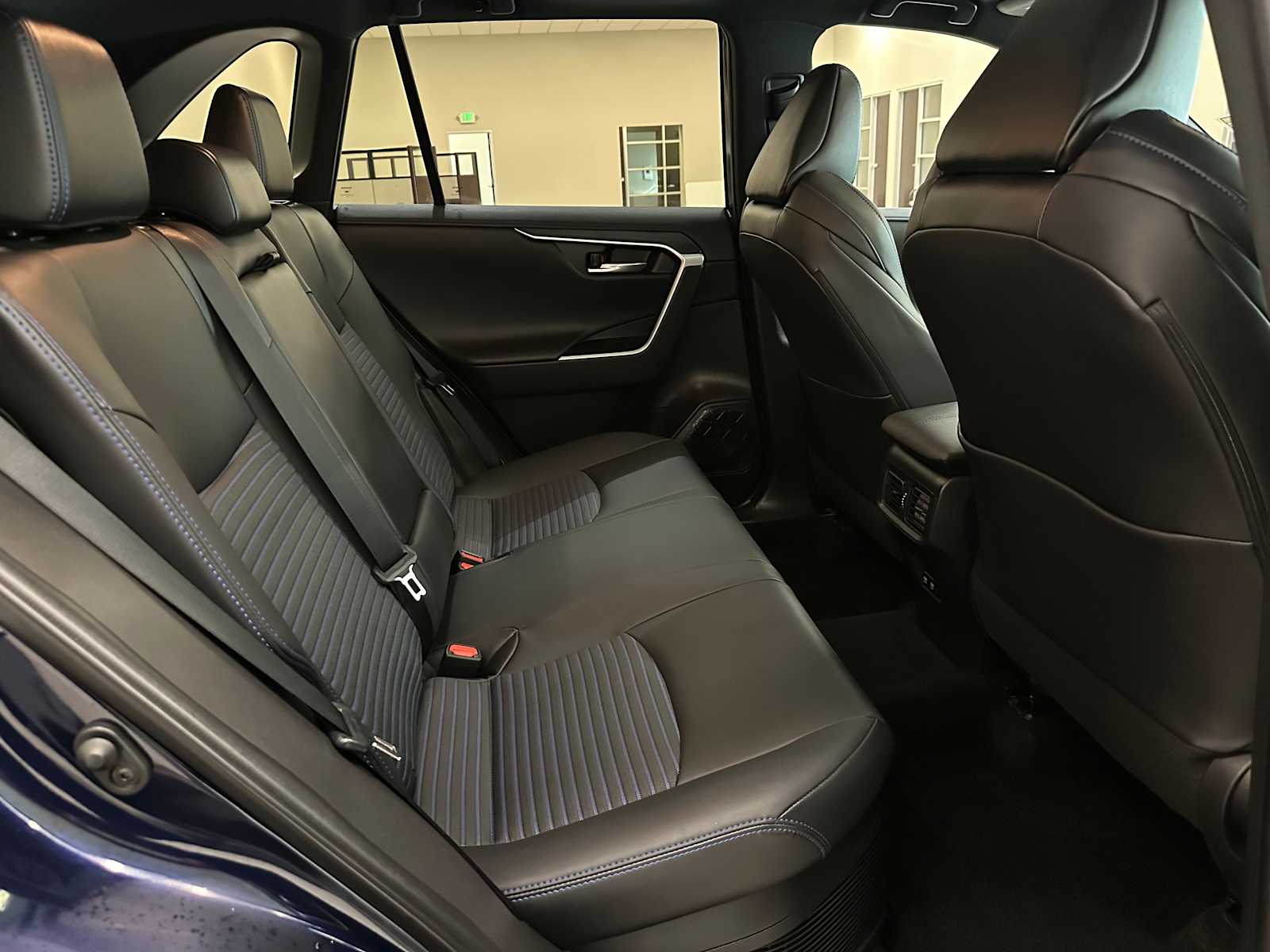 Thumbnail: 2021 Toyota RAV4 - 26