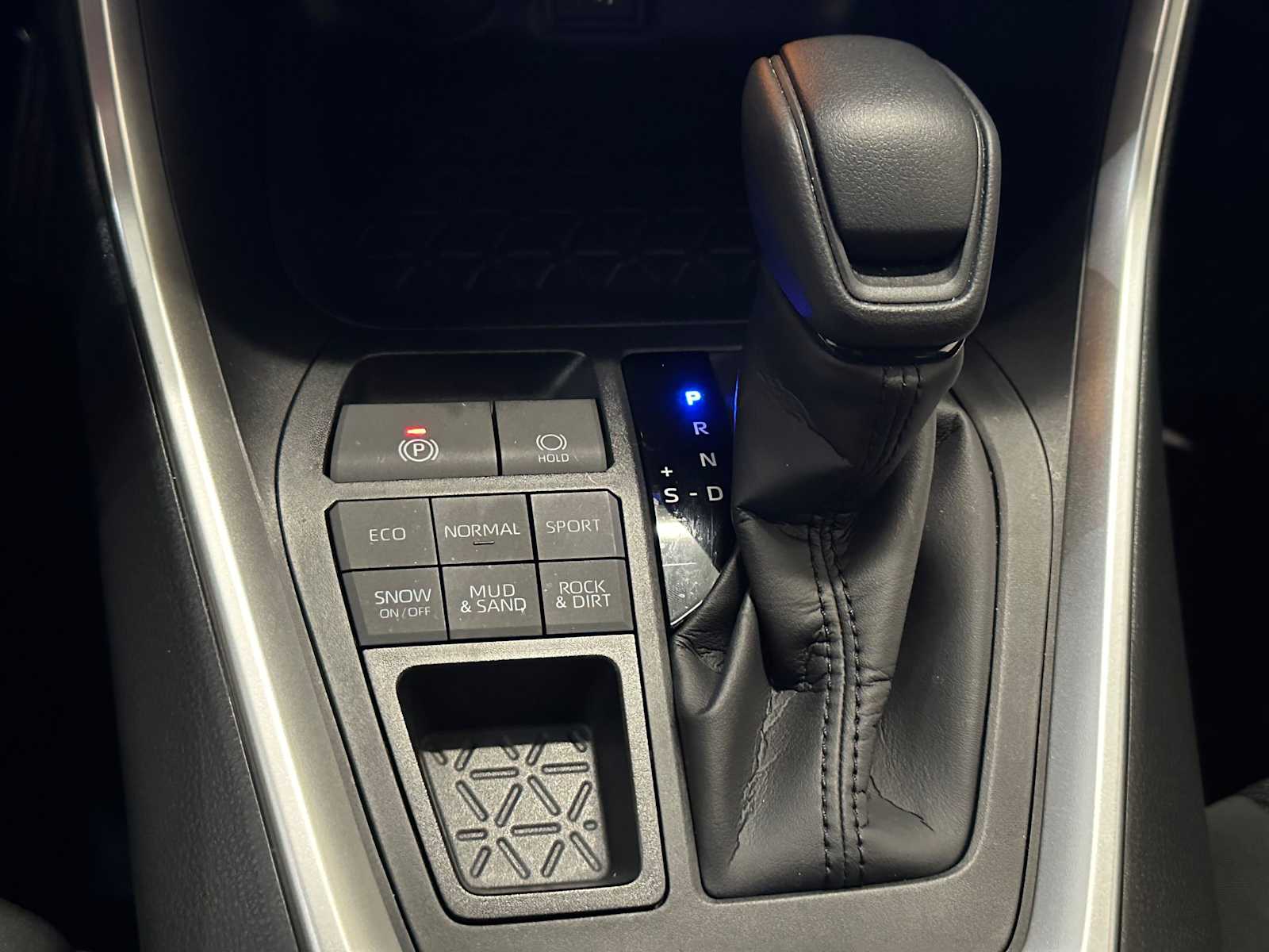 Thumbnail: 2025 Toyota RAV4 - 17