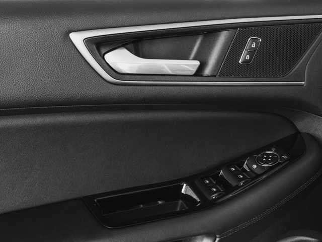 Thumbnail: 2017 Ford Edge - 25