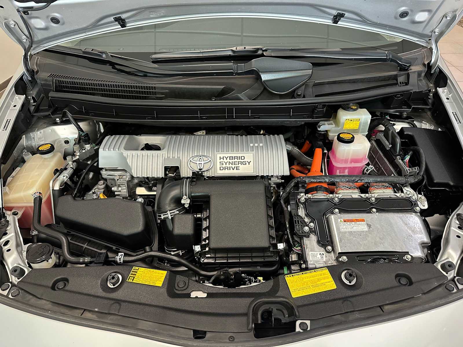 Thumbnail: 2012 Toyota Prius - 9